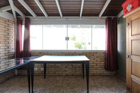 Casa de condomínio para alugar com 800m², 3 quartos e 9 vagasQuarto de Serviço