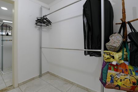Casa de condomínio para alugar com 800m², 3 quartos e 9 vagasCloset - Quarto 3 - Suíte