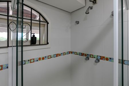 Casa de condomínio para alugar com 800m², 3 quartos e 9 vagasBanheiro - Quarto 3 - Suíte