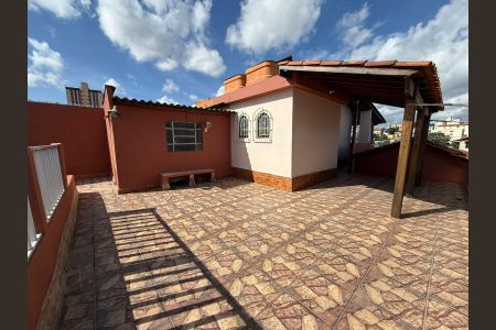 Casa à venda com 222m², 3 quartos e 2 vagasÁrea comum