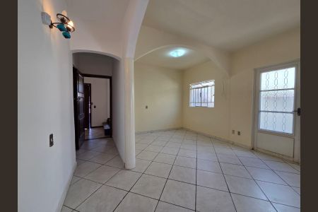 Sala de casa à venda com 3 quartos, 222m² em Dom Cabral, Belo Horizonte