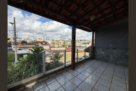 Casa à venda com 222m², 3 quartos e 2 vagasÁrea comum