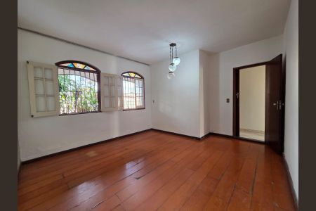 Casa à venda com 222m², 3 quartos e 2 vagasQuarto