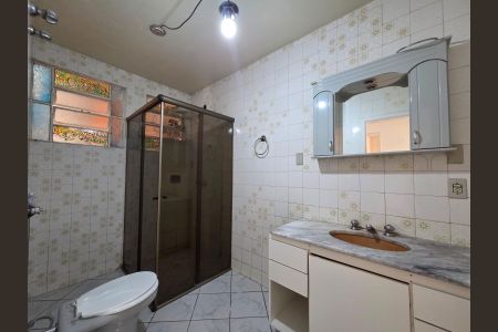 Casa à venda com 222m², 3 quartos e 2 vagasBanheiro social