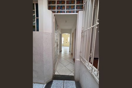 Casa à venda com 222m², 3 quartos e 2 vagasCorredor