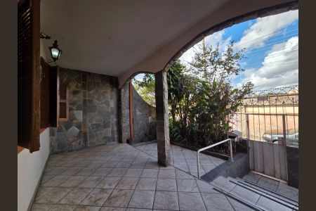 Casa à venda com 222m², 3 quartos e 2 vagasÁrea comum