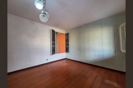 Casa à venda com 222m², 3 quartos e 2 vagasQuarto