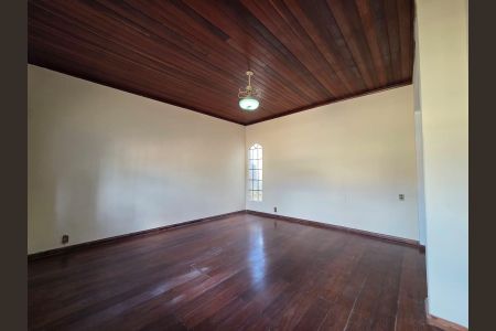 Casa à venda com 222m², 3 quartos e 2 vagasQuarto 4