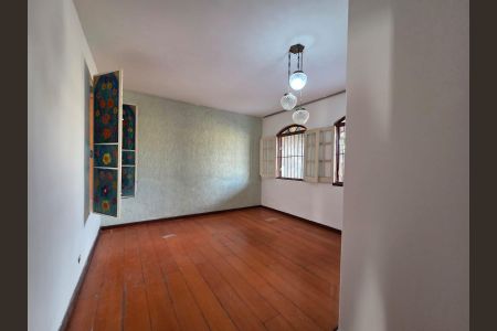 Casa à venda com 222m², 3 quartos e 2 vagasQuarto