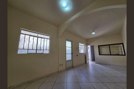Casa à venda com 222m², 3 quartos e 2 vagasSala