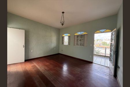 Casa à venda com 222m², 3 quartos e 2 vagasSuíte