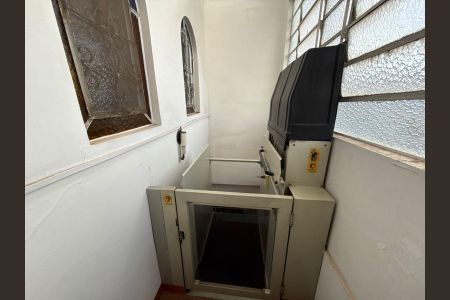 Casa à venda com 222m², 3 quartos e 2 vagasÁrea de serviço