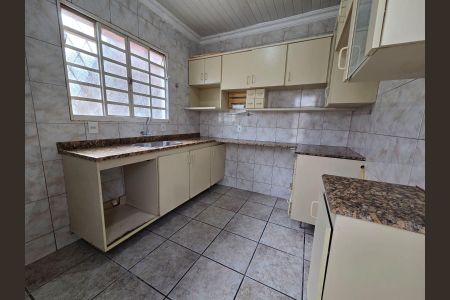 Casa à venda com 222m², 3 quartos e 2 vagasCozinha