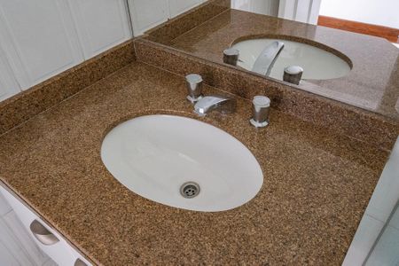 Apartamento para alugar com 72m², 2 quartos e 2 vagasBanheiro