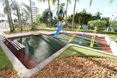 Apartamento à venda com 198m², 4 quartos e 2 vagasÁrea comum - Playground