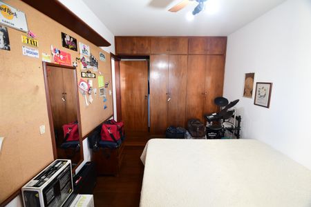 Apartamento à venda com 198m², 4 quartos e 2 vagasQuarto 2