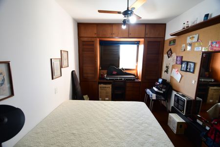 Apartamento à venda com 198m², 4 quartos e 2 vagasQuarto 2