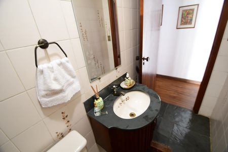 Apartamento à venda com 198m², 4 quartos e 2 vagasLavabo