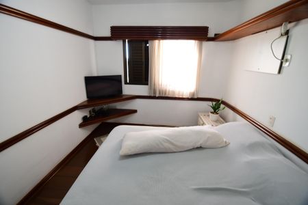 Apartamento à venda com 198m², 4 quartos e 2 vagasQuarto 4 - Suíte