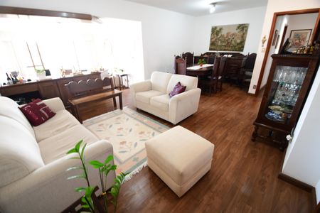 Apartamento à venda com 198m², 4 quartos e 2 vagasSala