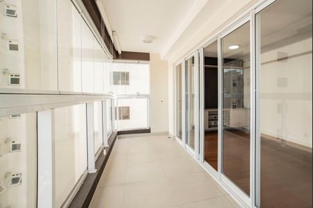 Apartamento à venda com 66m², 2 quartos e 1 vagaVaranda