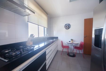 Apartamento à venda com 120m², 4 quartos e 3 vagasCozinha