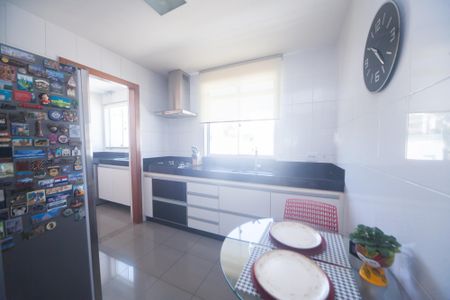 Apartamento à venda com 120m², 4 quartos e 3 vagasCozinha