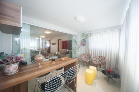 Apartamento à venda com 120m², 4 quartos e 3 vagasVaranda da Sala