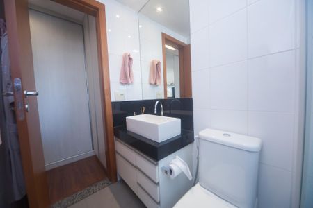 Apartamento à venda com 120m², 4 quartos e 3 vagasBanheiro suite 