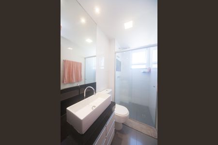 Apartamento à venda com 120m², 4 quartos e 3 vagasBanheiro suite 