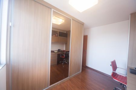 Apartamento à venda com 120m², 4 quartos e 3 vagasquarto 3
