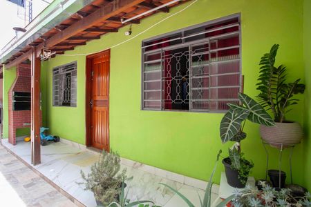 Casa de condomínio à venda com 70m², 2 quartos e 1 vagaEntrada