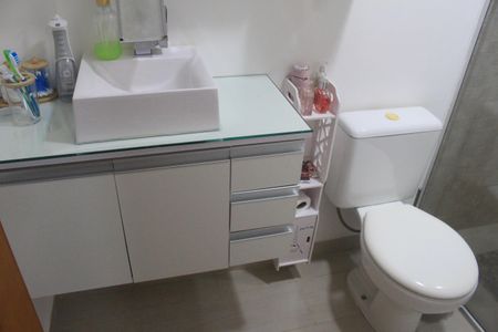 Apartamento à venda com 76m², 2 quartos e 1 vagaBanheiro da Suíte