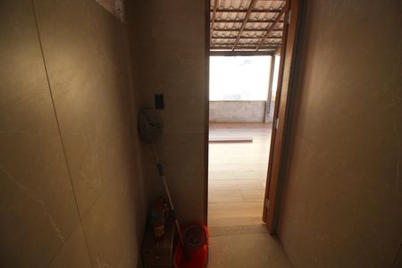 Casa à venda com 305m², 3 quartos e 2 vagasBanheiro 3