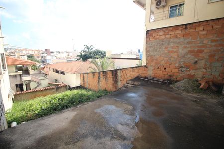 Casa à venda com 305m², 3 quartos e 2 vagasQuintal