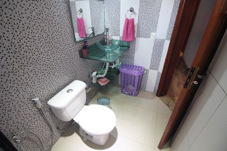 Casa à venda com 305m², 3 quartos e 2 vagasBanheiro 2