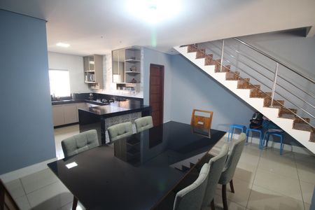 Casa à venda com 305m², 3 quartos e 2 vagasCopa