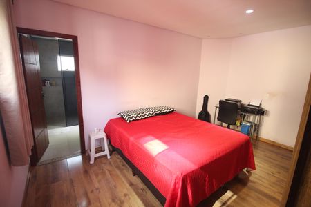 Casa à venda com 305m², 3 quartos e 2 vagasQuarto 1