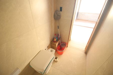 Casa à venda com 305m², 3 quartos e 2 vagasBanheiro 3