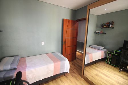 Casa à venda com 305m², 3 quartos e 2 vagasQuarto 2