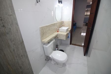 Banheiro 1 de casa à venda com 3 quartos, 305m² em Jardim Riacho das Pedras, Contagem
