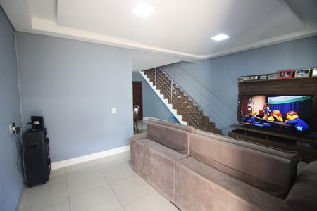 Sala de casa à venda com 3 quartos, 305m² em Jardim Riacho das Pedras, Contagem