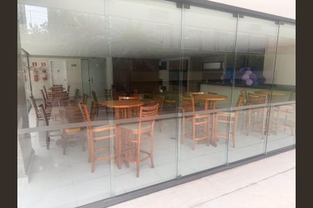 Apartamento à venda com 136m², 3 quartos e 2 vagas Apartamento à venda com 136m², 3 quartos e 2 vagasÁrea externa