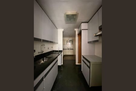 Apartamento à venda com 136m², 3 quartos e 2 vagas Apartamento à venda com 136m², 3 quartos e 2 vagasCozinha