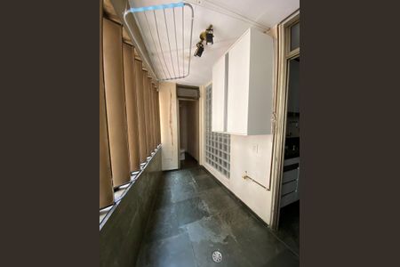 Apartamento à venda com 136m², 3 quartos e 2 vagas Apartamento à venda com 136m², 3 quartos e 2 vagasVaranda