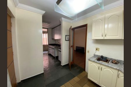 Apartamento à venda com 136m², 3 quartos e 2 vagas Apartamento à venda com 136m², 3 quartos e 2 vagasCozinha