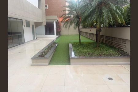 Apartamento à venda com 136m², 3 quartos e 2 vagas Apartamento à venda com 136m², 3 quartos e 2 vagasÁrea externa