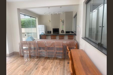 Apartamento à venda com 136m², 3 quartos e 2 vagas Apartamento à venda com 136m², 3 quartos e 2 vagasÁrea externa