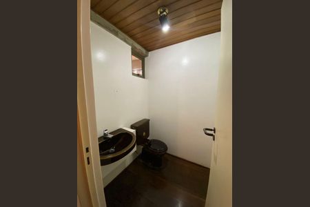 Apartamento à venda com 136m², 3 quartos e 2 vagas Apartamento à venda com 136m², 3 quartos e 2 vagasBanheiro