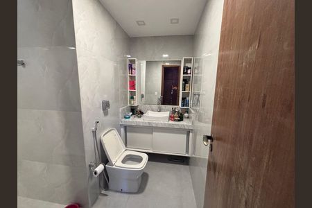 Apartamento à venda com 221m², 3 quartos e 4 vagas Apartamento à venda com 221m², 3 quartos e 4 vagasBanheiro do Quarto 3